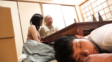 HYBR-007 Cặp vợ chồng mới cưới Người vợ trẻ hàng xóm có ngực lộ ra là chồng của Akitsu Komachi