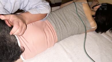 MUKD-509 Peeping, breaking and entering, lying on top of a sleeping girl... Sleep learning. The girl's body is constantly instilled with pleasure through creampies... Momo Shiraishi