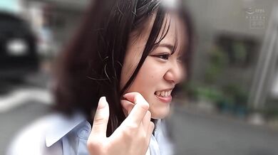 HMN-658 A girl who came to appear in an AV to make memories of her trip. She went to Tokyo, filmed herself, went on a date in Odaiba, ate some ni-noodle ramen, kissed, and even had a creampie in her AV debut. A girl from Okinawa. Marin Aragaki - Marin Ara