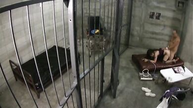 YOZ-258 การฝึกอบรมด้านสุขภาพใต้ดินครั้งแรกที่ภรรยาสาวที่ติดหนี้ไม่มีที่ไป