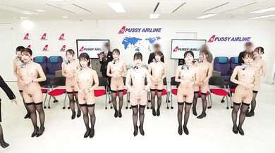 SDDE-740 Hospitality in 'Unterwäsche und Nacktheit' Pussy Straddling Airline Großer Ausbildungsabschnitt für neue CAs im Jahr 2024 durch eine überwältigende Gesamtzahl von 11 Mitgliedern plus einem speziellen Ausbilder, Gesamtlänge 145 Minuten, einschließ