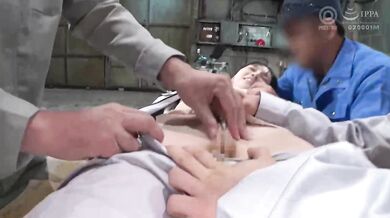 ABF-188 Lemu Ryoumori,被遗弃在人满为患的工厂里。[附带 30 分钟有限的补充片段。