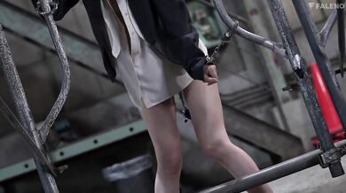 FSDSS-896 镇工厂。手铐的钥匙在阴道里。你能 "帮助 "并拯救她吗? 天石萌,5 张新鲜照片。