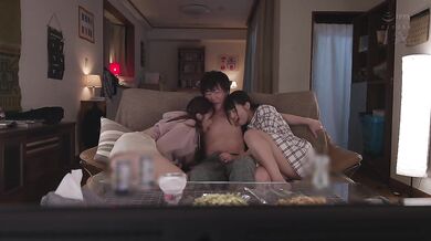 DASS-407 Xem phim và thư giãn nhé? Gặp gỡ bạn gái một cách bình thường trên mạng Misono Waka Uruki Sarara