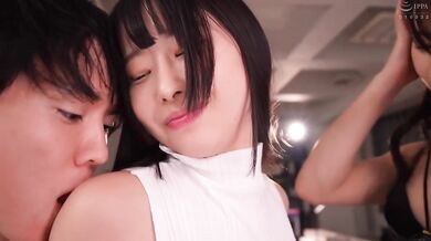 HNTRZ-013 Hơn cả bạn thân thời thơ ấu, chưa đến mức ngoại tình. Khi thức dậy vào buổi sáng, tôi đã có quan hệ thể xác với hai người bạn thân thời thơ ấu đã có chồng! Nhưng vì không có ký ức về việc đó, tôi đã xin họ làm lại một lần nữa...